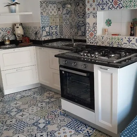 Semesterbostad Petit Maison Jeranto